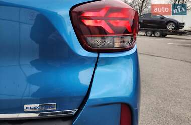 Внедорожник / Кроссовер Dacia Spring 2022 в 