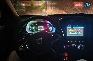 Внедорожник / Кроссовер Dacia Spring 2022 в 