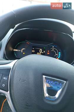 Позашляховик / Кросовер Dacia Spring 2021 в 
