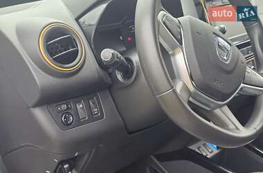 Внедорожник / Кроссовер Dacia Spring 2022 в 