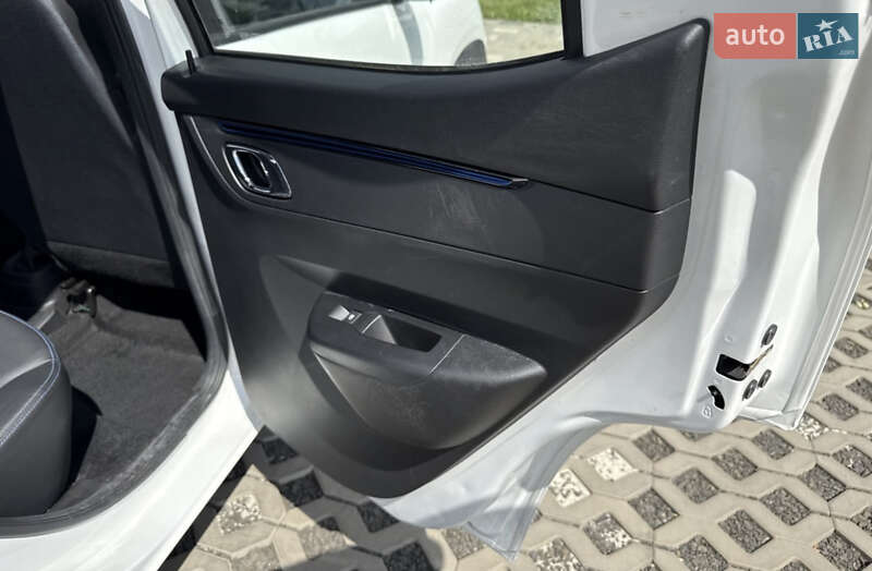 Внедорожник / Кроссовер Dacia Spring 2020 в Киеве