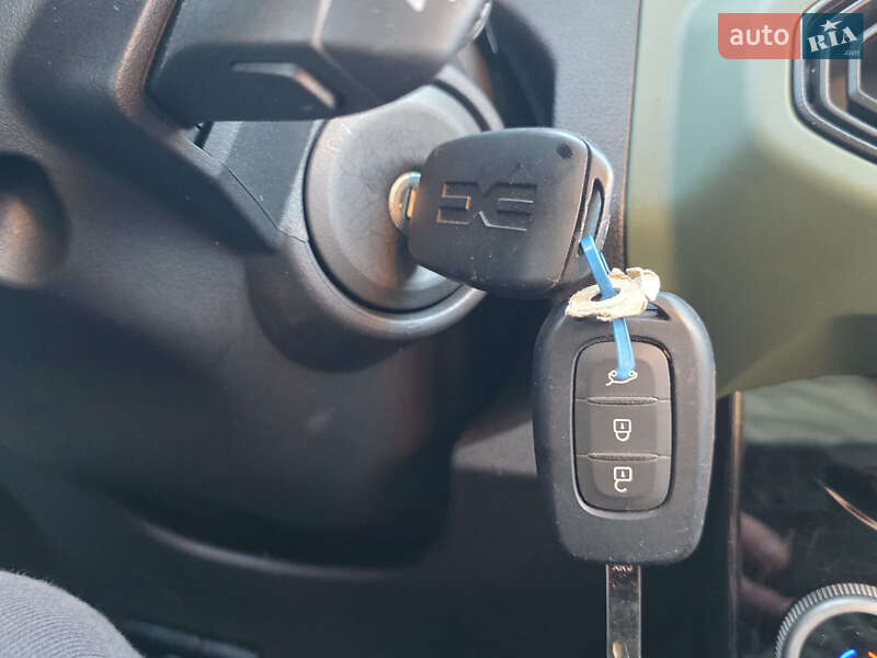 Внедорожник / Кроссовер Dacia Spring 2025 в Самборе