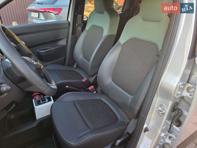 Внедорожник / Кроссовер Dacia Spring 2025 в Самборе