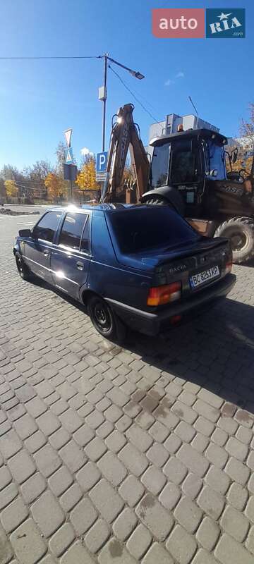 Седан Dacia SuperNova 2003 в Львові