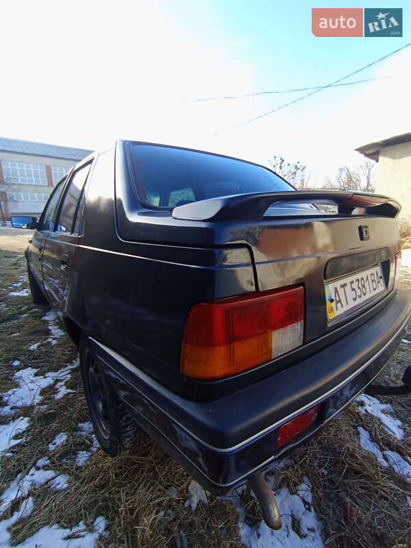 Седан Dacia SuperNova 2002 в Моршине