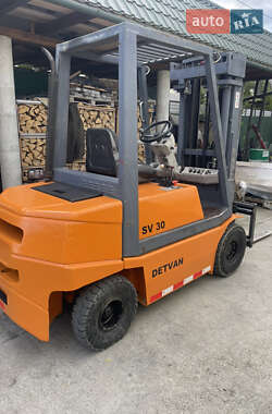 Вилочний навантажувач Daewoo B30S 2000 в 