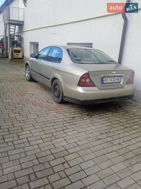 Седан Daewoo Evanda 2002 в Мукачевому