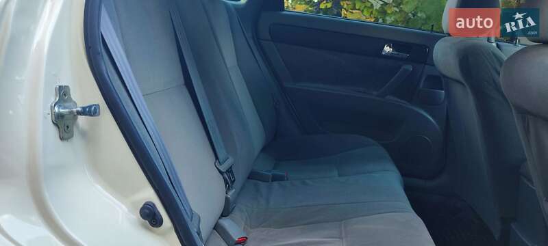 Седан Daewoo Gentra 2013 в Черновцах