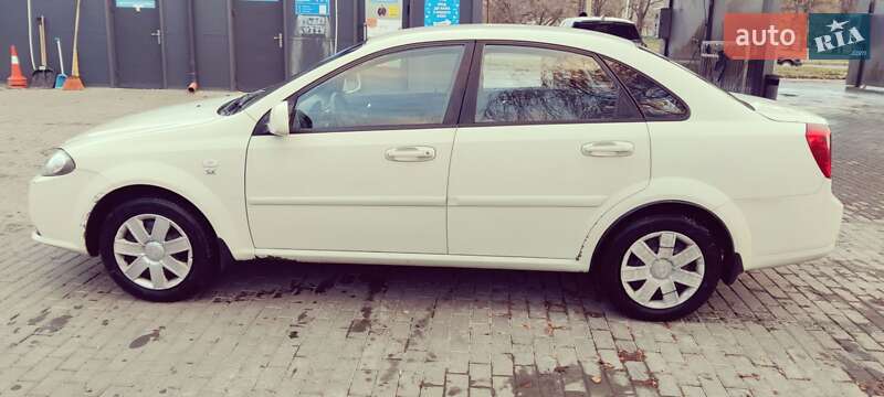 Седан Daewoo Gentra 2013 в Харькове