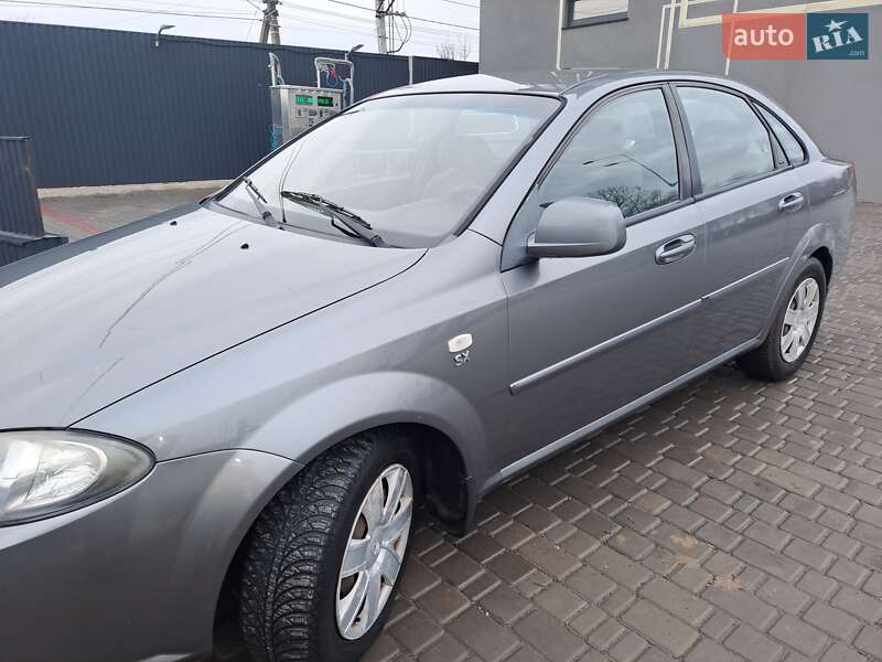 Седан Daewoo Gentra 2013 в Виннице