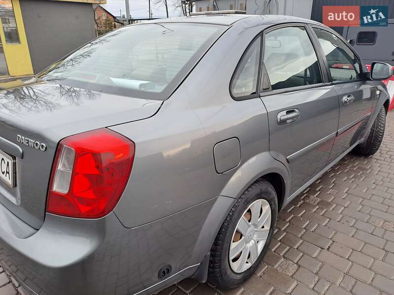 Седан Daewoo Gentra 2013 в Виннице