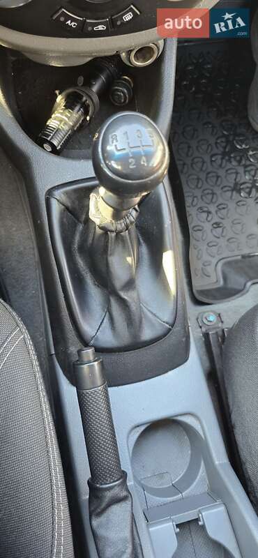 Седан Daewoo Gentra 2013 в Киеве