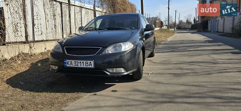 Седан Daewoo Gentra 2013 в Киеве
