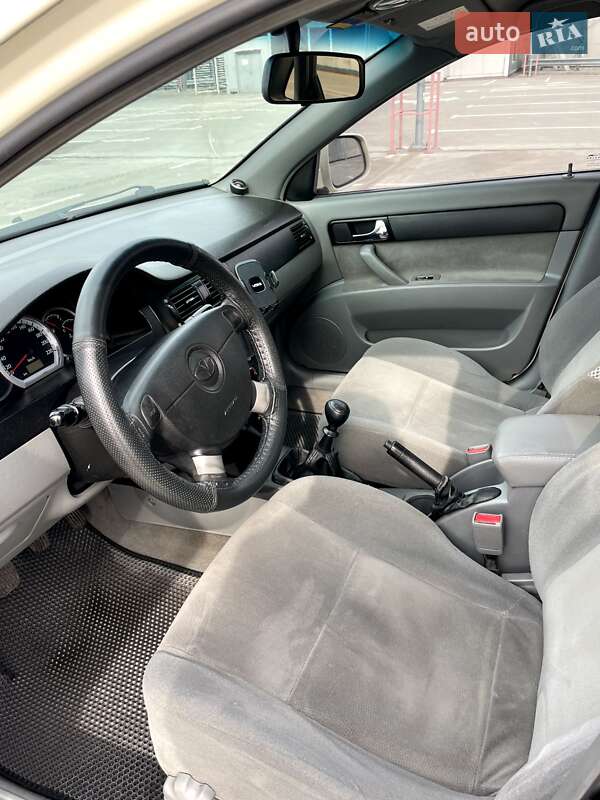 Седан Daewoo Gentra 2013 в Киеве