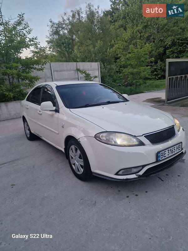 Седан Daewoo Gentra 2014 в Києві