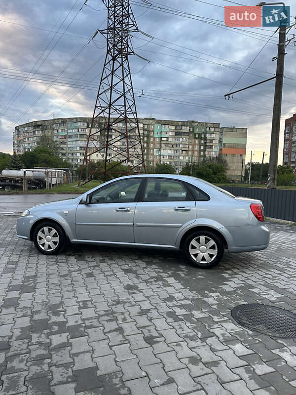 Седан Daewoo Gentra 2013 в Полтаві