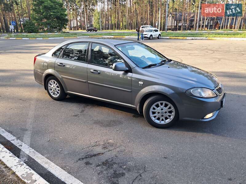 Седан Daewoo Gentra 2014 в Ирпене
