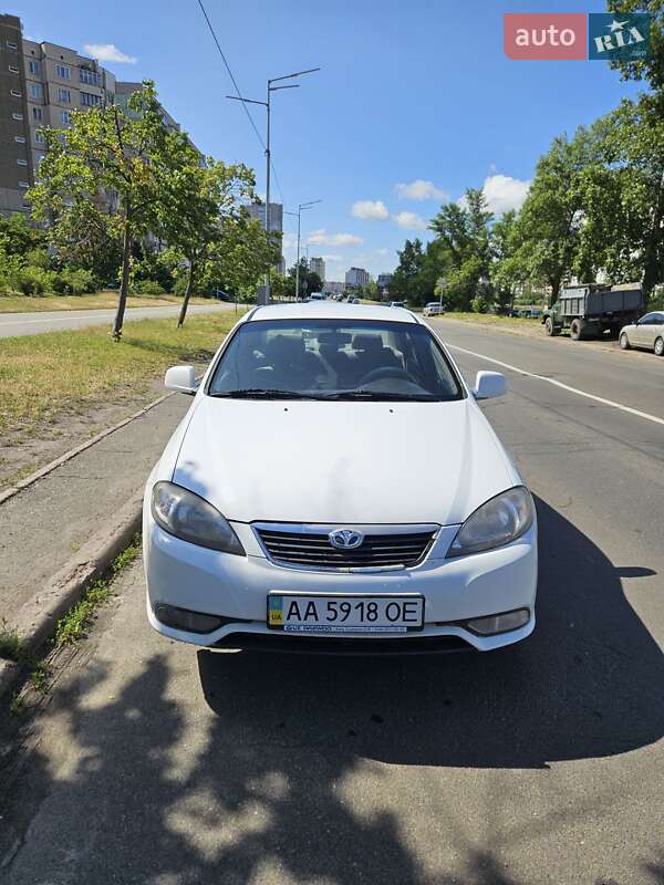 Седан Daewoo Gentra 2013 в 