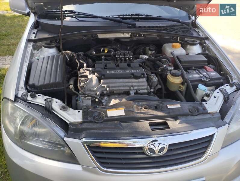 Седан Daewoo Gentra 2013 в Киеве