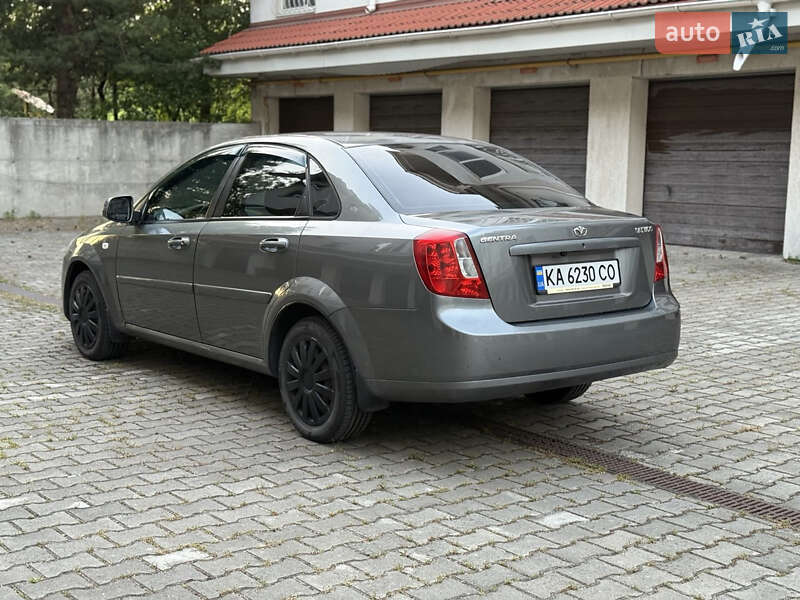Седан Daewoo Gentra 2014 в Києві