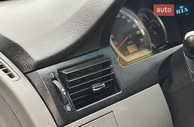 Седан Daewoo Gentra 2013 в 