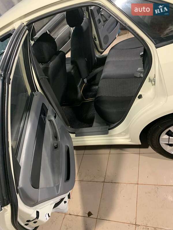 Седан Daewoo Gentra 2013 в Кролевці