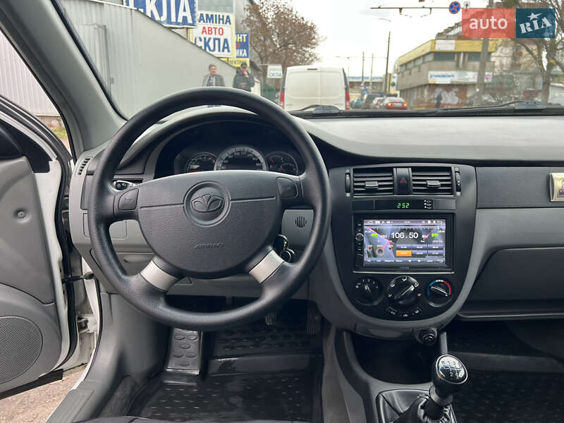 Седан Daewoo Gentra 2013 в Києві