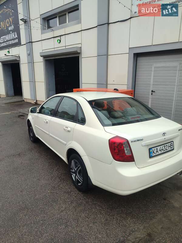 Седан Daewoo Gentra 2014 в Дніпрі