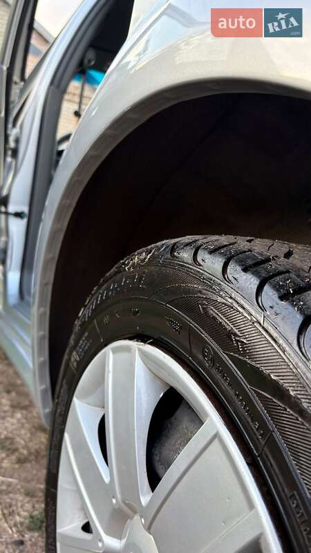 Седан Daewoo Gentra 2013 в Кривом Роге