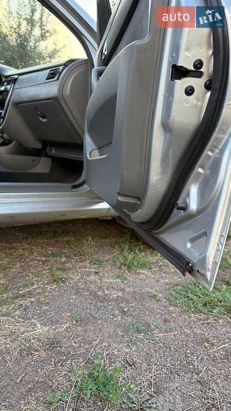 Седан Daewoo Gentra 2013 в Кривом Роге