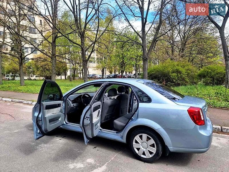 Седан Daewoo Gentra 2014 в Киеве