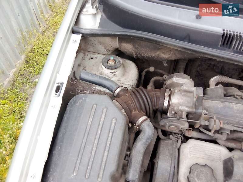 Хэтчбек Daewoo Kalos 2004 в Радивилове