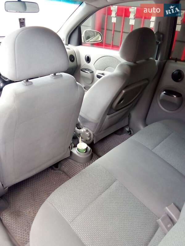 Хэтчбек Daewoo Kalos 2004 в Радивилове