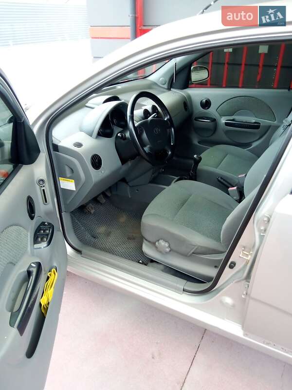 Хэтчбек Daewoo Kalos 2004 в Радивилове