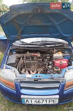 Хэтчбек Daewoo Kalos 2004 в  фото 20 Хэтчбек Daewoo Kalos 2004 в
