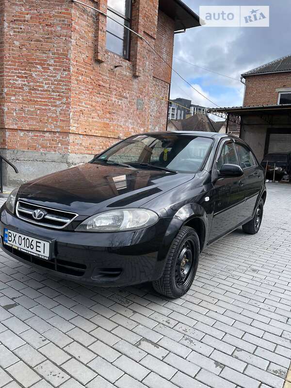 Хэтчбек Daewoo Lacetti 2004 в Хмельницком