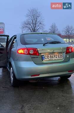 Хэтчбек Daewoo Lacetti 2004 в 