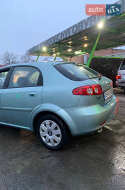 Хэтчбек Daewoo Lacetti 2004 в 