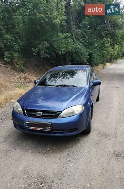 Хэтчбек Daewoo Lacetti 2004 в 