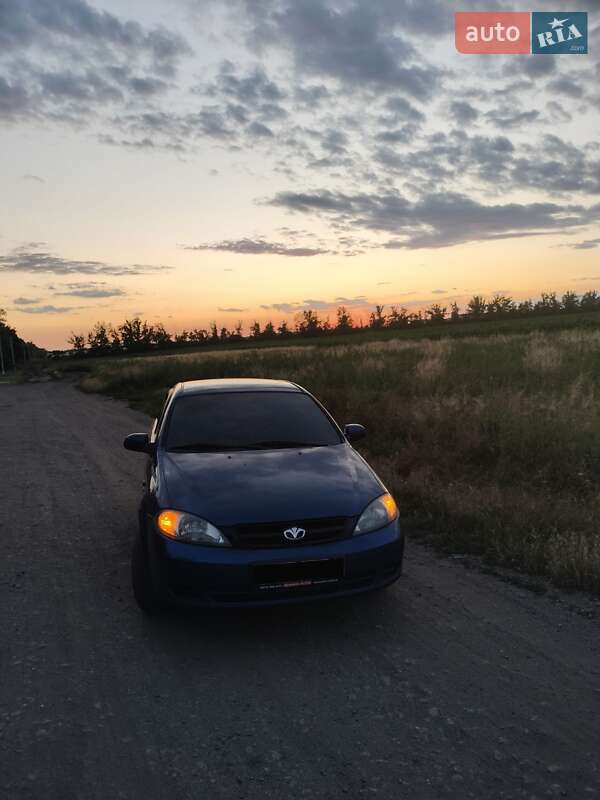 Хэтчбек Daewoo Lacetti 2004 в 