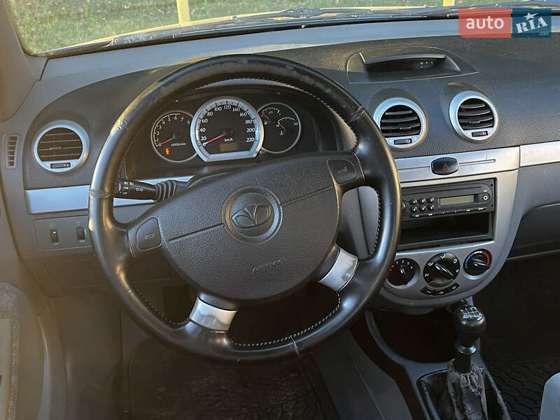 Хэтчбек Daewoo Lacetti 2004 в Киеве