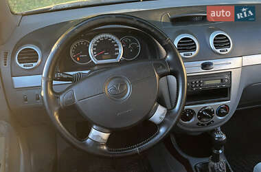 Хэтчбек Daewoo Lacetti 2004 в 
