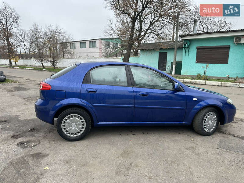 Хетчбек Daewoo Lacetti 2004 в Первомайську