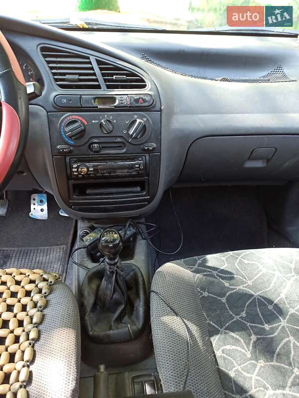 Седан Daewoo Lanos 2003 в Киеве