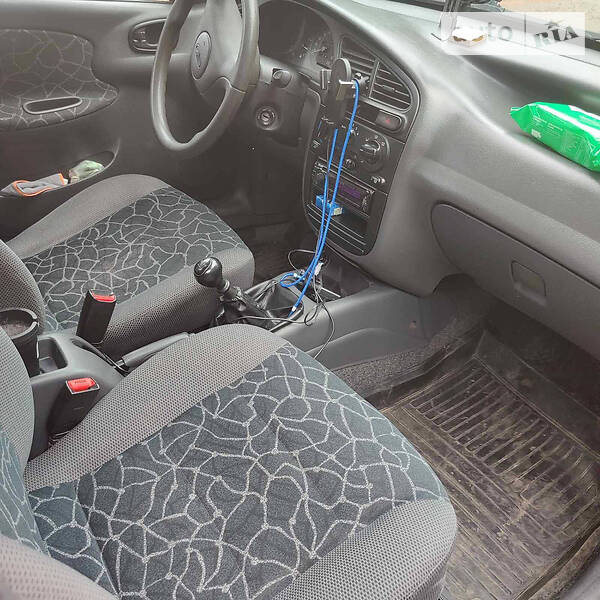 Седан Daewoo Lanos 2004 в Кривом Роге