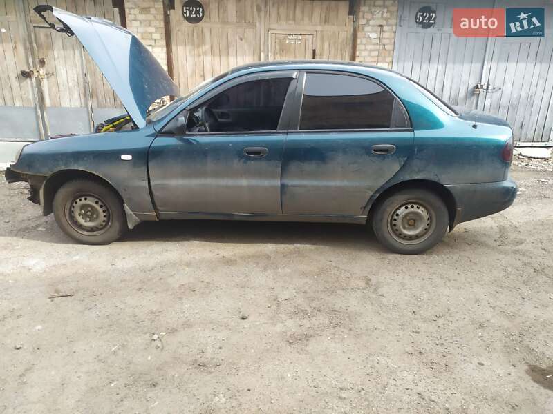 Седан Daewoo Lanos 2002 в Киеве