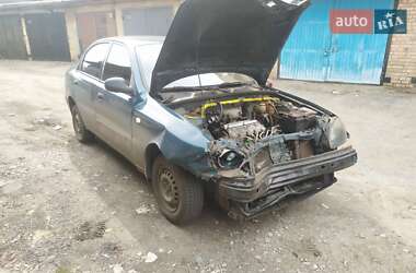 Седан Daewoo Lanos 2002 в Киеве