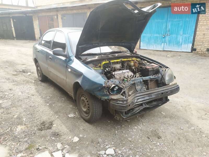 Седан Daewoo Lanos 2002 в Киеве