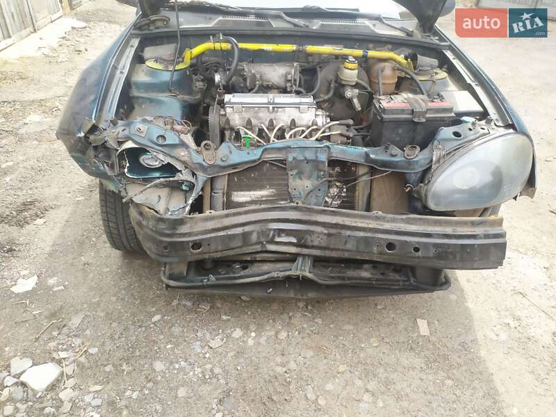 Седан Daewoo Lanos 2002 в Киеве
