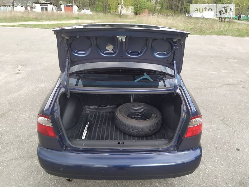 Седан Daewoo Lanos 2003 в Житомире